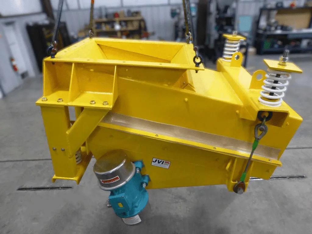 Custom Painted Electromechanical Pan Feeder