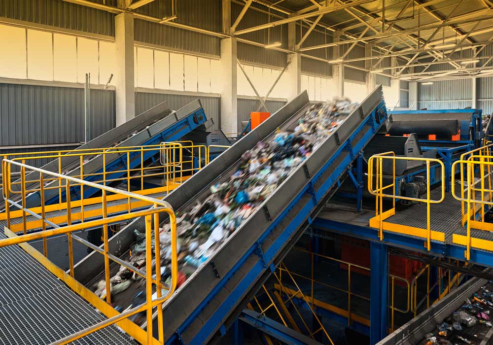 2270914121-recycling-conveyor Recycling Industry
