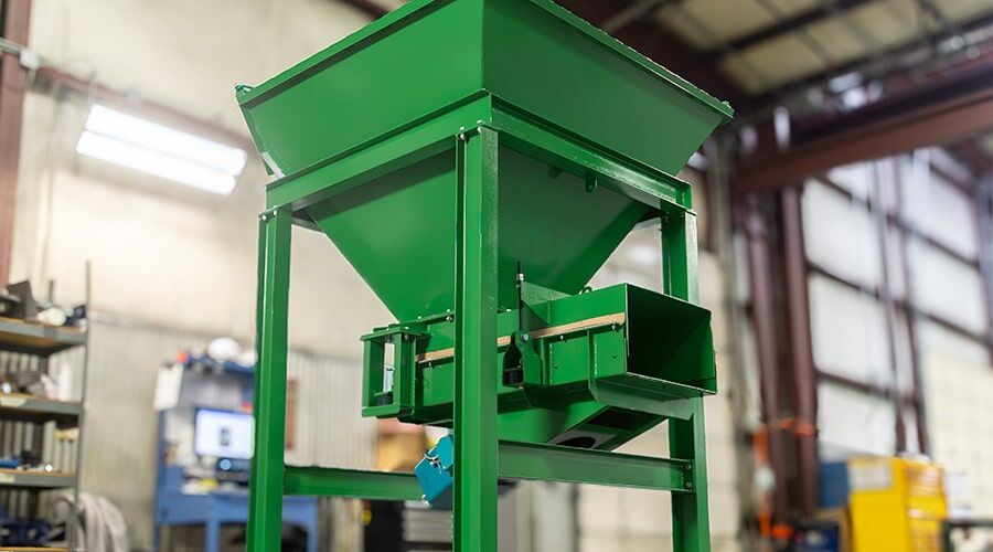 Electromagnetic Pan Feeder with Stand and Hopper Electromagnetic Pan Feeder with Stand and Hopper
